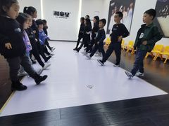 -潮童星少儿模特形体培训(郑州总校)