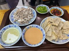 老北京炸灌肠-门框胡同百年卤煮(新街口店)