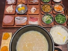 -银米·云南传统过桥米线(双廊黑金冠店)
