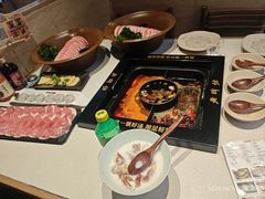 -老牌坊云南鱼豆花火锅(哈西万达店)