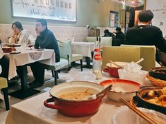 大堂-丽丽三鲜螺蛳粉(田林路店)