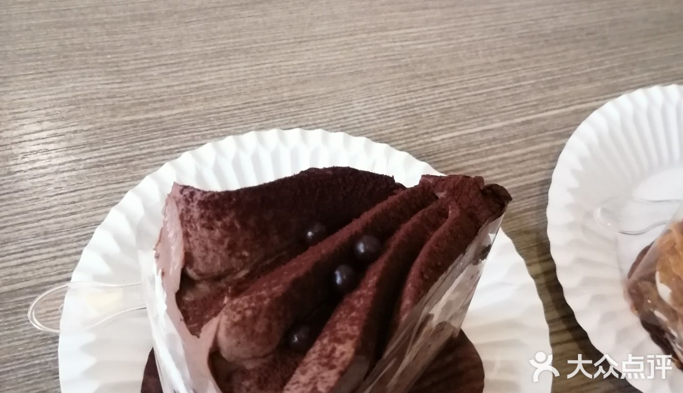 当然，不建议跟巧克力蛋糕一起吃