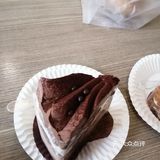 当然，不建议跟巧克力蛋糕一起吃