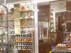 -VENCHI 闻绮(上海佛罗伦萨小镇店)