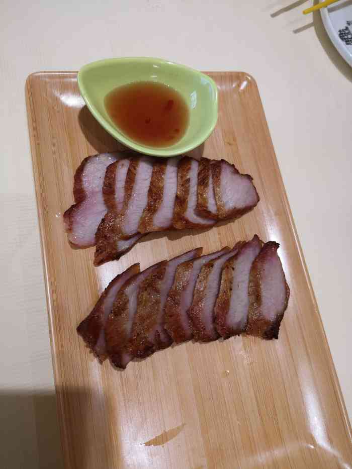 澳门街餐厅(五月花店)-"猪颈肉,一如既往的好吃,确实是个招牌菜.