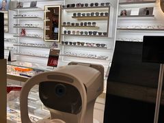 -美式眼镜·授权蔡司.依视路.尼康.豪雅.明月(南翔印象城店)