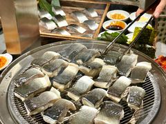 -围炉肉舍•炭烤活鳗•丹东海鲜烤肉(步行街店)