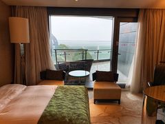 -上海滴水湖皇冠假日酒店