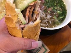 -Bánh Mì Huynh Hoa