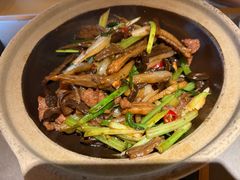 鹿茸菌小炒牛肉片-塔哈尔·新疆盛宴(奉贤龙湖店)