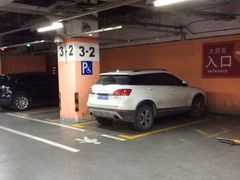 -大宁国际商业广场-地下停车库