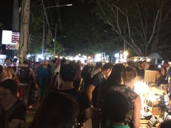 -周日夜市