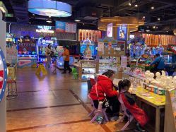 -卡通尼乐园(荟聚中心店)