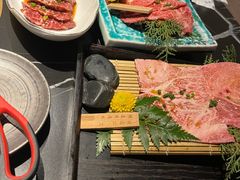 -山川小町·极番烧肉(新地假日广场店)