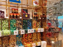 零售区-VENCHI 闻绮(广州太古汇店)