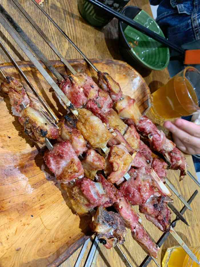 亮仔烧烤餐饮广场-"这个假期被困家中,来吃了好多次亮仔.说这.