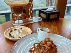 -Chom Cafe and Restaurant