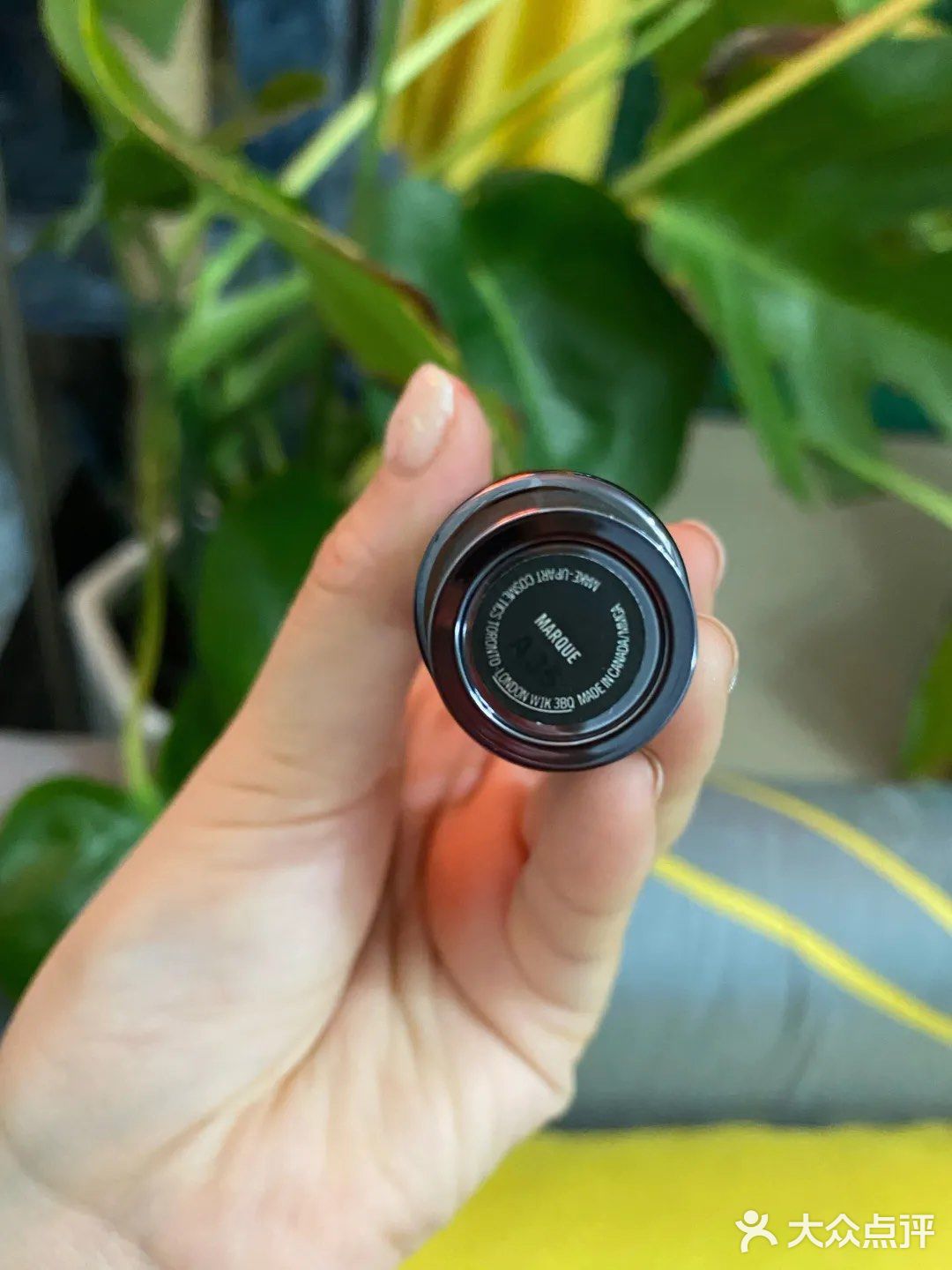 【种草好物】MAC 唇膏  M A C的这款唇膏设计