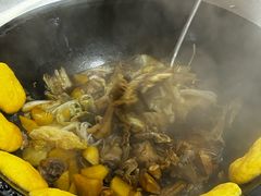 -粘豆包柴火铁锅炖