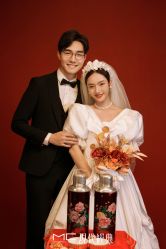 -现代经典婚纱摄影