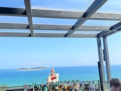 -瑰丽酒店·海吧·天际下午茶·现场DJ·天台酒吧
