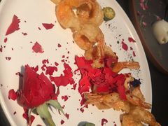 玫瑰酥皮虾-荣公子创意菜