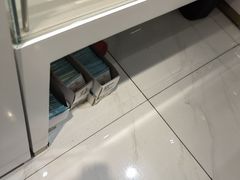 -美式眼镜·授权蔡司.依视路.尼康.豪雅.明月(人民广场店)