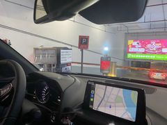 -绿地缤纷城-停车场