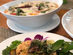 -Chom Cafe and Restaurant