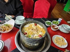 -南渝食府.墨脱石锅松茸鸡