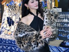 -鸿通城购物中心