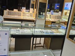 -光明眼镜·蔡司授权(徐泾店)