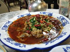 酸汤肥牛-佳佳麻辣烧菜馆