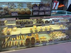 -白玉兰食品甜凤店(合生汇店)