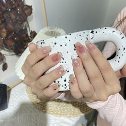 -倾·卿自助美甲美睫工作室