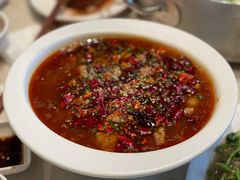 水煮鲜鱿牛肉-肥仔文澳门猪骨煲(南京西路店)