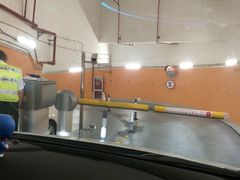 入口-Iapm环贸地下车库
