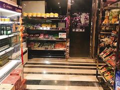 -蓝尊量贩(黄河路店)