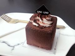 -UNI UNI(环亚凯瑟琳店)