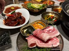 -草家酱蟹炭火烤肉店(珲春南路一店)