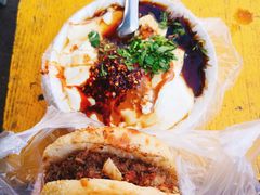 烧饼夹牛肉-老西关黄老太牛肉烧饼