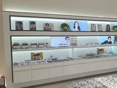 -J-Optical佳视明眼镜·蔡司视觉(青岛金茂览秀城店)