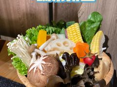 -湊湊火锅·茶憩(南京东路悦荟店)