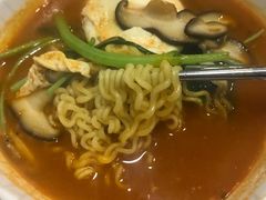 -喇喇排骨火锅·传统韩式脊骨汤(望京西园总店)