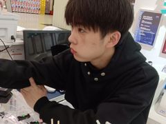 -美式眼镜·授权蔡司.依视路.尼康.豪雅.明月(人民广场店)