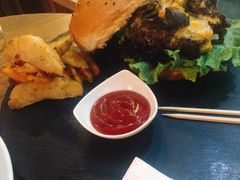 -HIGH FIVE哈福手工汉堡(桂林路店)