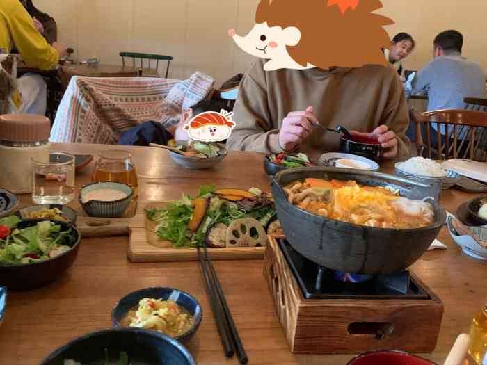 铃木食堂(丽都店"牛肉火锅咸甜适中,牛肉鲜嫩,好吃!烤蔬菜.