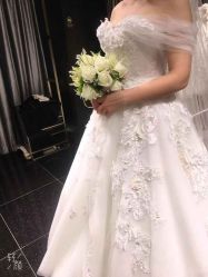 点击看大图 -GRACE KELLY婚纱与礼服(北京店)
