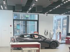 -TESLA 特斯拉(上海太古汇体验店)