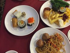 -迈豪国际酒店-百老汇旋转西餐厅